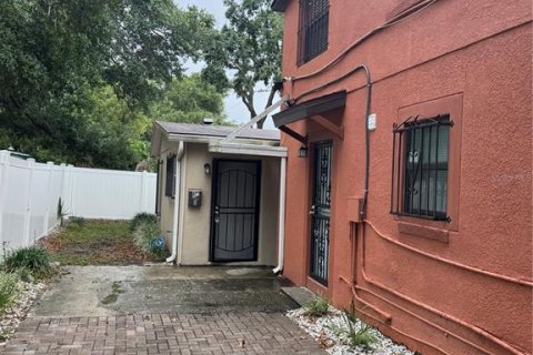 Casa en alquiler en Tampa, Florida, 2 dormitorios, 102.19 m2 № 2118263 - foto 2