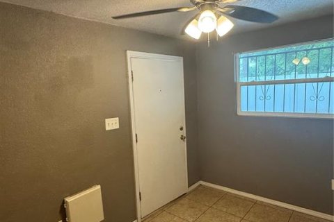 Casa en alquiler en Tampa, Florida, 2 dormitorios, 102.19 m2 № 2118263 - foto 4