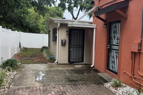 Casa en alquiler en Tampa, Florida, 2 dormitorios, 102.19 m2 № 2118263 - foto 3