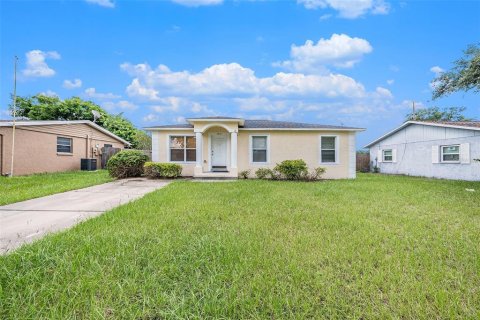 Villa ou maison à louer à New Port Richey, Floride: 3 chambres, 111.48 m2 № 1901609 - photo 1