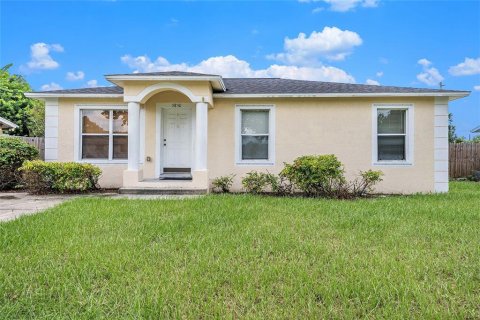 Villa ou maison à louer à New Port Richey, Floride: 3 chambres, 111.48 m2 № 1901609 - photo 2