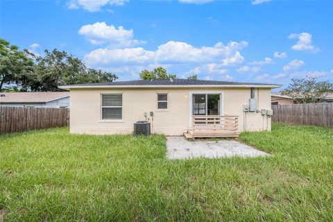 Villa ou maison à louer à New Port Richey, Floride: 3 chambres, 111.48 m2 № 1901609 - photo 14