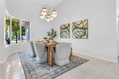 Villa ou maison à vendre à Pembroke Pines, Floride: 4 chambres, 252.32 m2 № 1964501 - photo 3