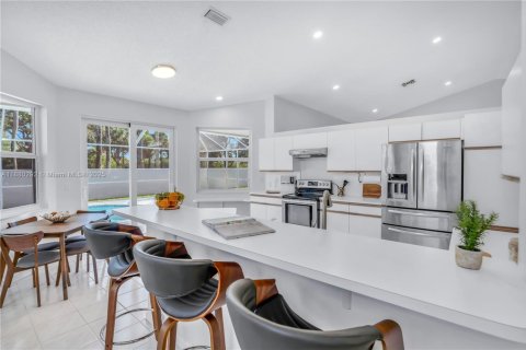 Villa ou maison à vendre à Pembroke Pines, Floride: 4 chambres, 252.32 m2 № 1964501 - photo 11