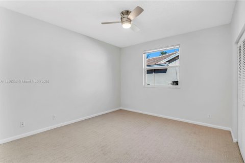 Villa ou maison à vendre à Pembroke Pines, Floride: 4 chambres, 252.32 m2 № 1964501 - photo 20