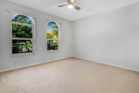 Villa ou maison à vendre à Pembroke Pines, Floride: 4 chambres, 252.32 m2 № 1964501 - photo 21