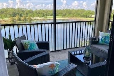 Condo in Bradenton, Florida, 2 bedrooms in LAKEWOOD NATIONAL  № 1774655 - photo 1