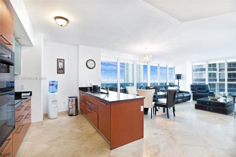 Condominio en venta en Hallandale Beach, Florida, 2 dormitorios, 135.45 m2 № 2049748 - foto 5