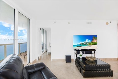 Condominio en venta en Hallandale Beach, Florida, 2 dormitorios, 135.45 m2 № 2049748 - foto 7