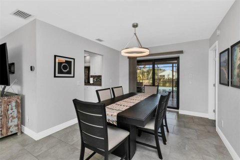 Villa ou maison à vendre à Punta Gorda, Floride: 3 chambres, 182.92 m2 № 2437256 - photo 7