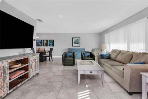 Villa ou maison à vendre à Punta Gorda, Floride: 3 chambres, 182.92 m2 № 2437256 - photo 6