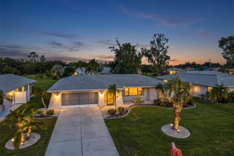 Villa ou maison à Punta Gorda, Floride 3 chambres, 182.92 m2 № 2437256