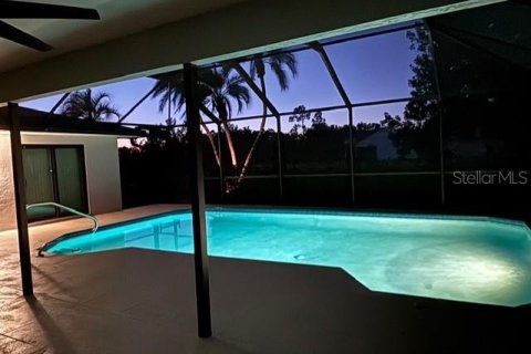 Villa ou maison à vendre à Punta Gorda, Floride: 3 chambres, 182.92 m2 № 2437256 - photo 2