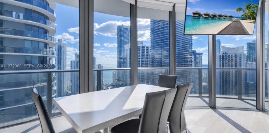 Condo à Miami, Floride, 2 chambres  № 2033857