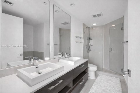Copropriété à vendre à Miami, Floride: 2 chambres, 95.32 m2 № 2033857 - photo 13