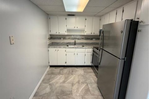 Condominio en alquiler en Seminole, Florida, 2 dormitorios, 81.2 m2 № 2225751 - foto 5
