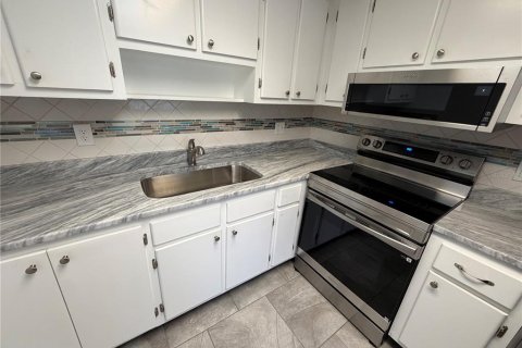 Condominio en alquiler en Seminole, Florida, 2 dormitorios, 81.2 m2 № 2225751 - foto 4