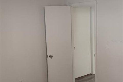 Condominio en alquiler en Seminole, Florida, 2 dormitorios, 81.2 m2 № 2225751 - foto 12