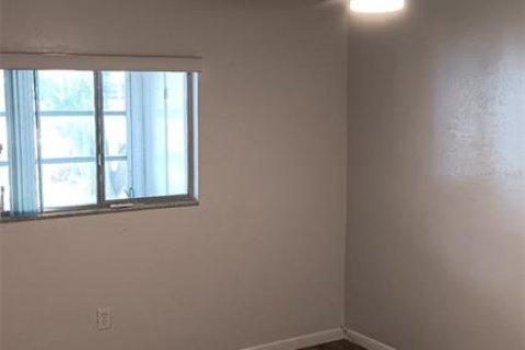 Condominio en alquiler en Seminole, Florida, 2 dormitorios, 81.2 m2 № 2225751 - foto 15