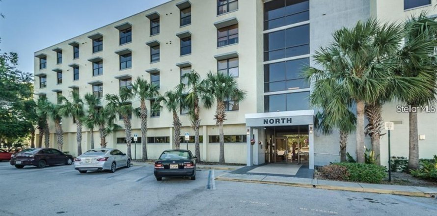 Condominio en Clearwater, Florida, 2 dormitorios № 1915440