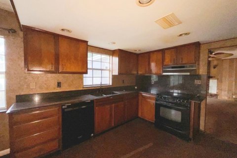 Villa ou maison à vendre à Umatilla, Floride: 4 chambres, 195.93 m2 № 2280421 - photo 3