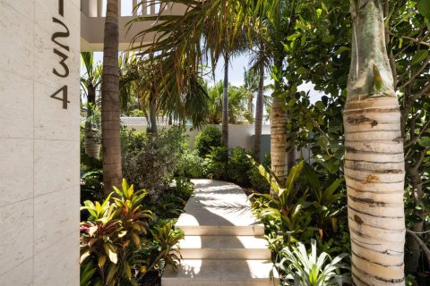 Townhouse in Delray Beach, Florida 4 bedrooms, 348.1 sq.m. № 2261275 - photo 3