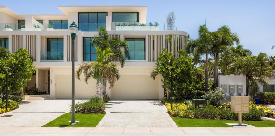Townhouse in Delray Beach, Florida 4 bedrooms, 348.1 sq.m. № 2261275