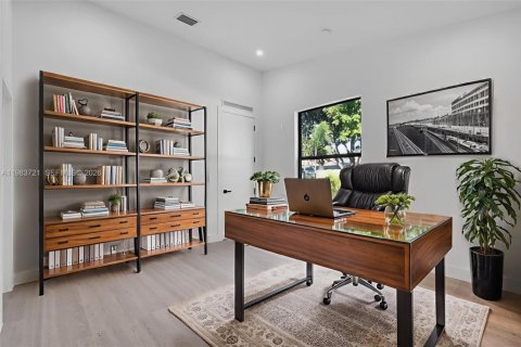 Casa en alquiler en Coral Gables, Florida, 4 dormitorios, 278.52 m2 № 2049453 - foto 26