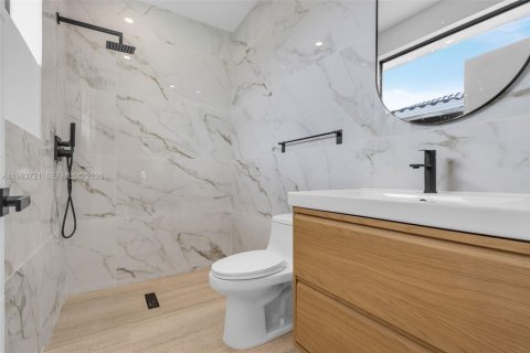 Casa en alquiler en Coral Gables, Florida, 4 dormitorios, 278.52 m2 № 2049453 - foto 16