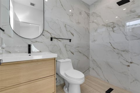 Casa en alquiler en Coral Gables, Florida, 4 dormitorios, 278.52 m2 № 2049453 - foto 17