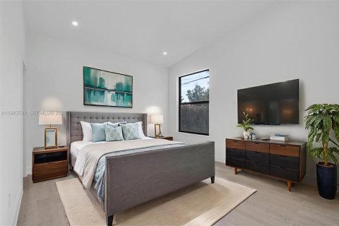 Casa en alquiler en Coral Gables, Florida, 4 dormitorios, 278.52 m2 № 2049453 - foto 28