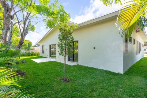 Casa en alquiler en Coral Gables, Florida, 4 dormitorios, 278.52 m2 № 2049453 - foto 24