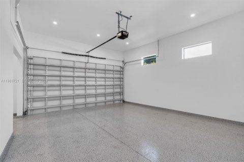 Casa en alquiler en Coral Gables, Florida, 4 dormitorios, 278.52 m2 № 2049453 - foto 22