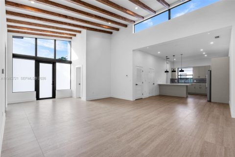 Casa en alquiler en Coral Gables, Florida, 4 dormitorios, 278.52 m2 № 2049453 - foto 8