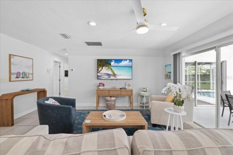 Casa en venta en Cape Coral, Florida, 3 dormitorios, 120.49 m2 № 2385888 - foto 16