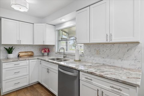 Casa en venta en Cape Coral, Florida, 3 dormitorios, 120.49 m2 № 2385888 - foto 22