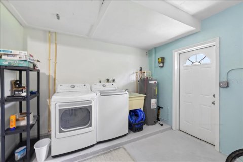 Casa en venta en Cape Coral, Florida, 3 dormitorios, 120.49 m2 № 2385888 - foto 25
