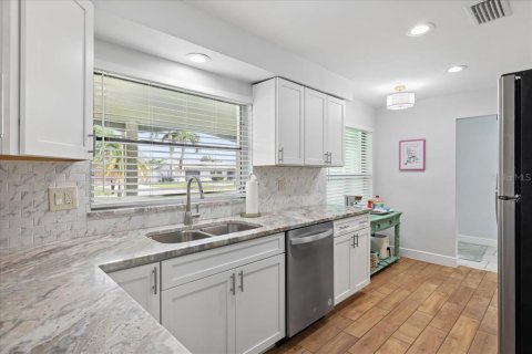 Casa en venta en Cape Coral, Florida, 3 dormitorios, 120.49 m2 № 2385888 - foto 23