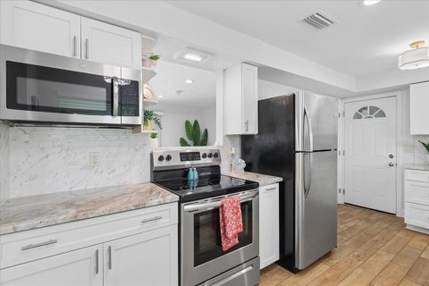 Casa en venta en Cape Coral, Florida, 3 dormitorios, 120.49 m2 № 2385888 - foto 21