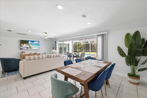 Casa en venta en Cape Coral, Florida, 3 dormitorios, 120.49 m2 № 2385888 - foto 17