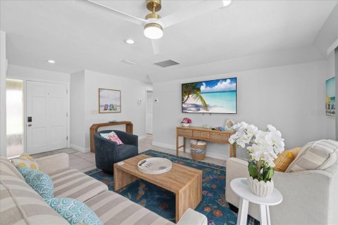 Casa en venta en Cape Coral, Florida, 3 dormitorios, 120.49 m2 № 2385888 - foto 14