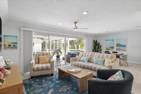 Casa en venta en Cape Coral, Florida, 3 dormitorios, 120.49 m2 № 2385888 - foto 12