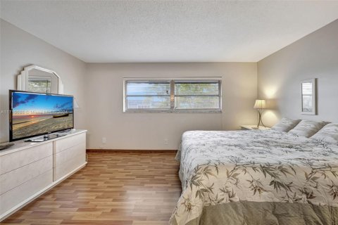 Condo in Margate, Florida, 2 bedrooms  № 1867331 - photo 17