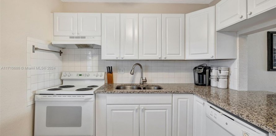 Condo in Margate, Florida, 2 bedrooms  № 1867331