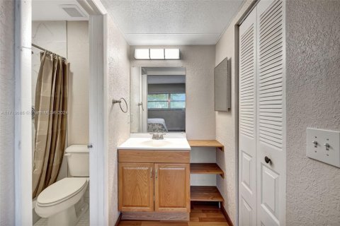 Condo in Margate, Florida, 2 bedrooms  № 1867331 - photo 18