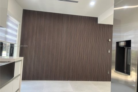 Casa en venta en Miami, Florida, 4 dormitorios, 127.93 m2 № 1948203 - foto 4