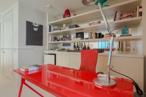 Condo in Sunny Isles Beach, Florida, 3 bedrooms  № 2037221 - photo 21