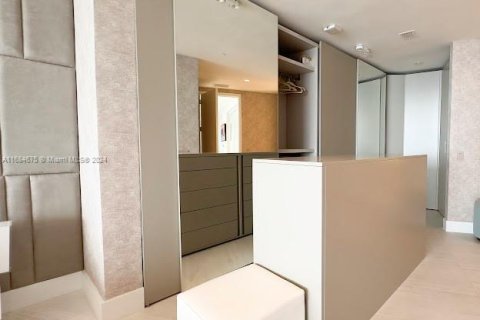 Condo in Sunny Isles Beach, Florida, 3 bedrooms  № 2037221 - photo 12