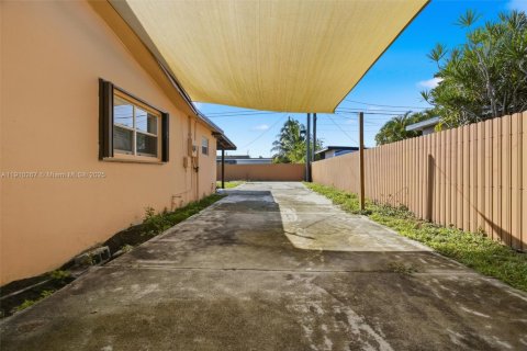 Villa ou maison à vendre à Miami Gardens, Floride: 4 chambres, 142.6 m2 № 1966451 - photo 26