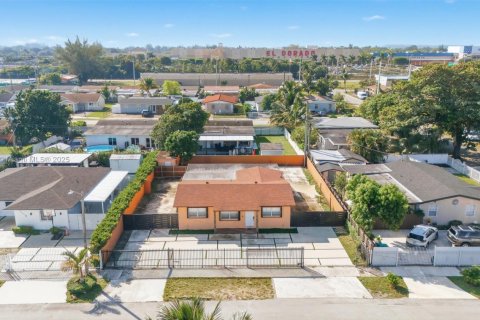 Villa ou maison à vendre à Miami Gardens, Floride: 4 chambres, 142.6 m2 № 1966451 - photo 4